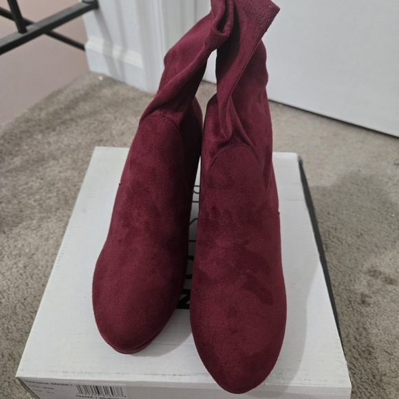 Boots - Picture 4 of 8